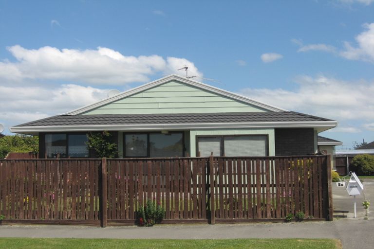 Photo of property in 5a Rolfe Place, Bishopdale, Christchurch, 8053