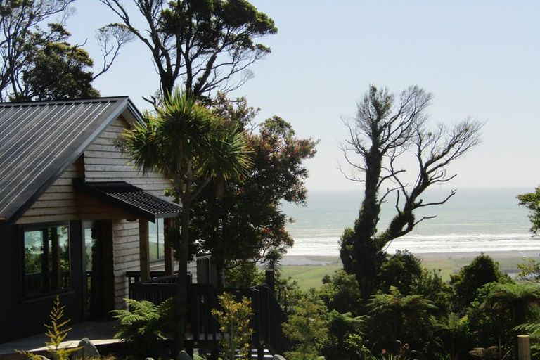Photo of property in 3316 Coast Road, Barrytown, Runanga, 7873