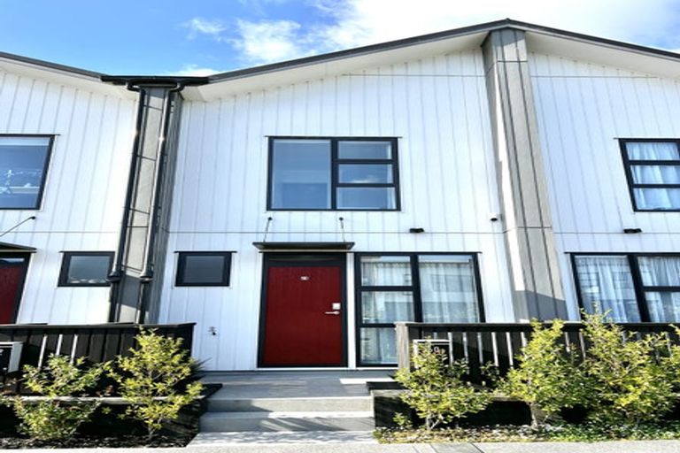 Photo of property in 60 Manarini Road, Westgate, Auckland, 0614