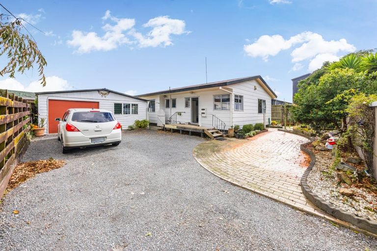 Photo of property in 52a Cosgrave Road, Papakura, 2110