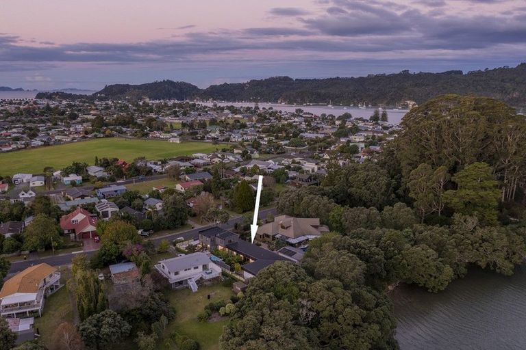 Photo of property in 6 Robinson Road, Whitianga, 3510