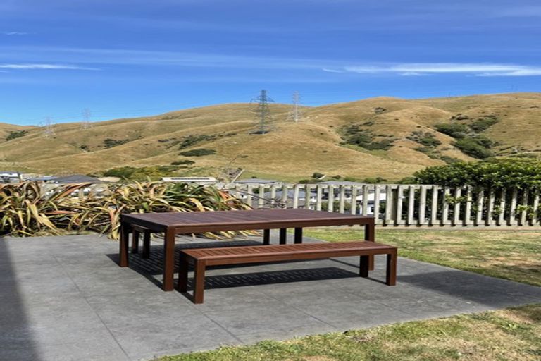 Photo of property in 5 Gifford Grove, Churton Park, Wellington, 6037