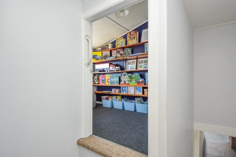 Photo of property in 10 Fairbrother Street, Carterton, 5713