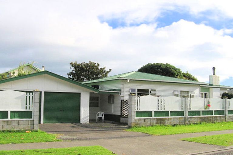 Photo of property in 2a Karu Crescent, Waikanae, 5036