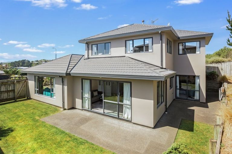 Photo of property in 15 Milford Street, Aotea, Porirua, 5024