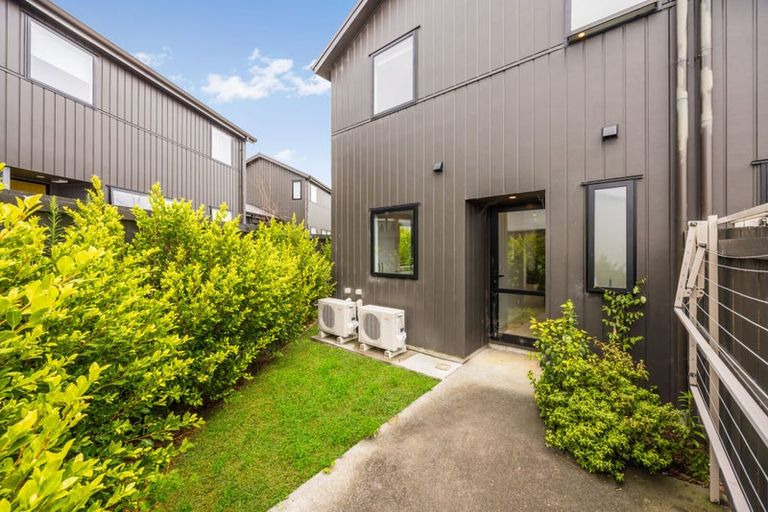 Photo of property in 17b Cessna Crescent, Mangere, Auckland, 2022