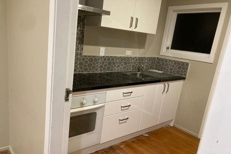 Photo of property in 49a Bruce Mclaren Road, Henderson, Auckland, 0612