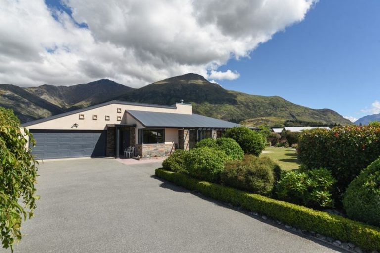 Photo of property in 12 Mavora Road, Lake Hayes, Queenstown, 9304