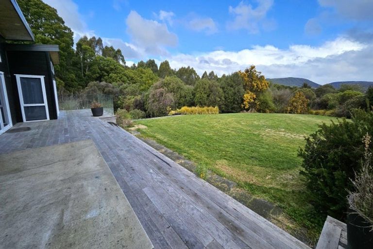 Photo of property in 24 Lacebark Drive, Kinloch, Taupo, 3377