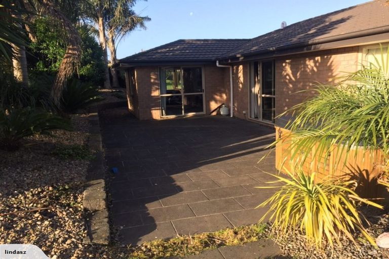 Photo of property in 3 Frank Knight Place, Waiuku, 2123