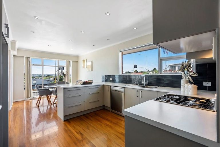 Photo of property in 342 Te Atatu Road, Te Atatu South, Auckland, 0610