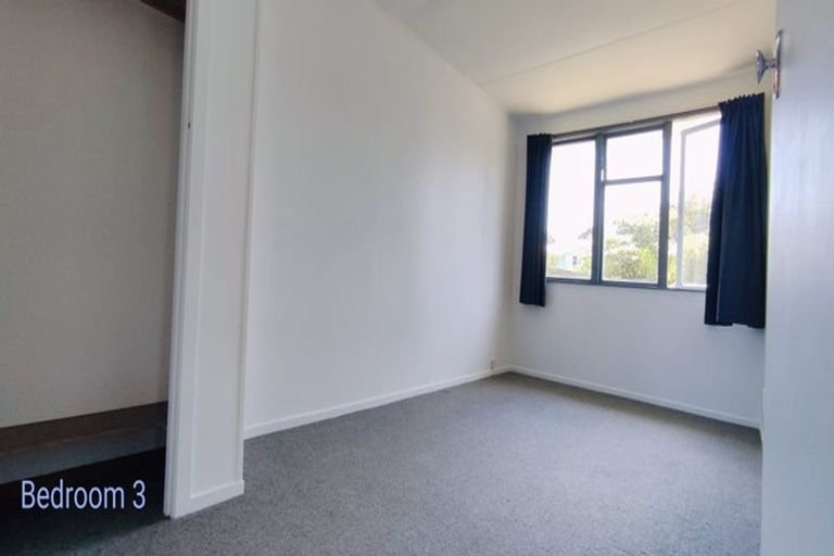 Photo of property in 8 Granby Place, Westown, New Plymouth, 4310