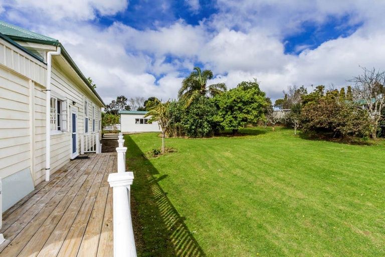 Photo of property in 145 Simpson Road, Henderson Valley, Auckland, 0614