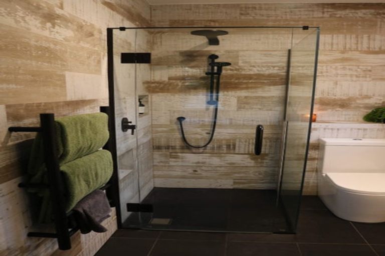 Photo of property in 22 Taikata Road, Te Atatu Peninsula, Auckland, 0610