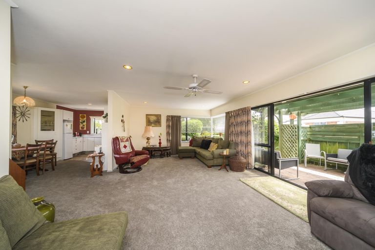 Photo of property in 10 Purdie Place, Milson, Palmerston North, 4414