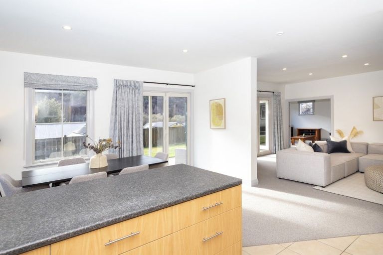 Photo of property in 107 Devon Street, Arrowtown, 9302