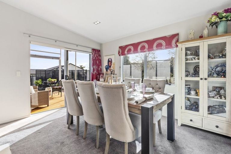 Photo of property in 53 Ina Ville Drive, Pukekohe, 2120