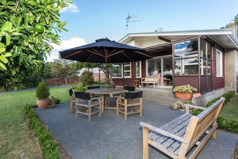 Photo of property in 51 Reynolds Road, Havelock North, 4130