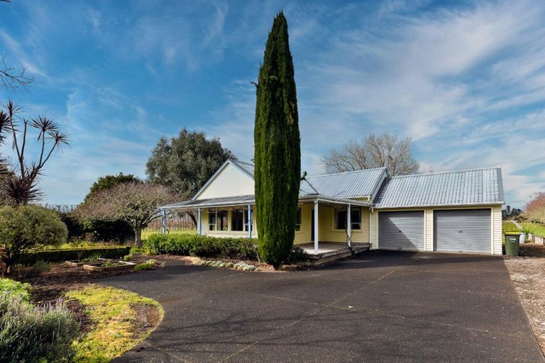 Photo of property in 76 Riverland Road, Kumeu, 0892