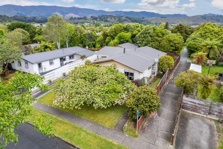 Photo of property in 36 Larchmont Grove, Totara Park, Upper Hutt, 5018