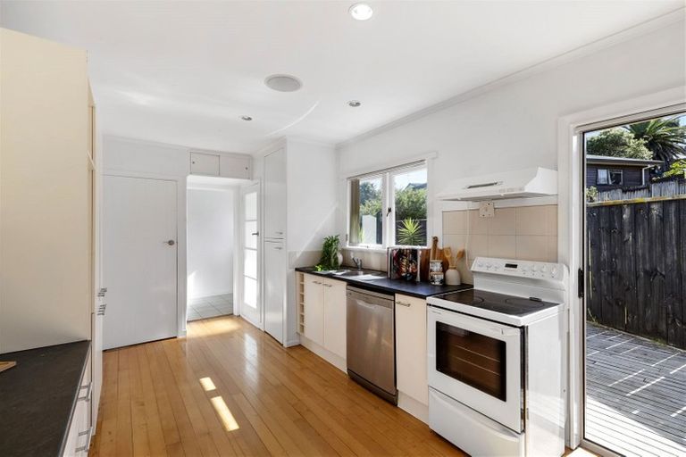 Photo of property in 3 Havelock Avenue, Forrest Hill, Auckland, 0620