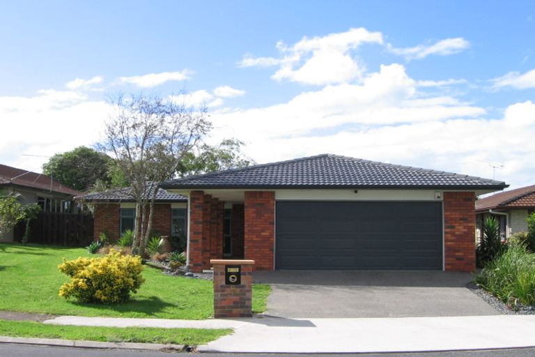 Photo of property in 9 Jane Gifford Place, Half Moon Bay, Auckland, 2012