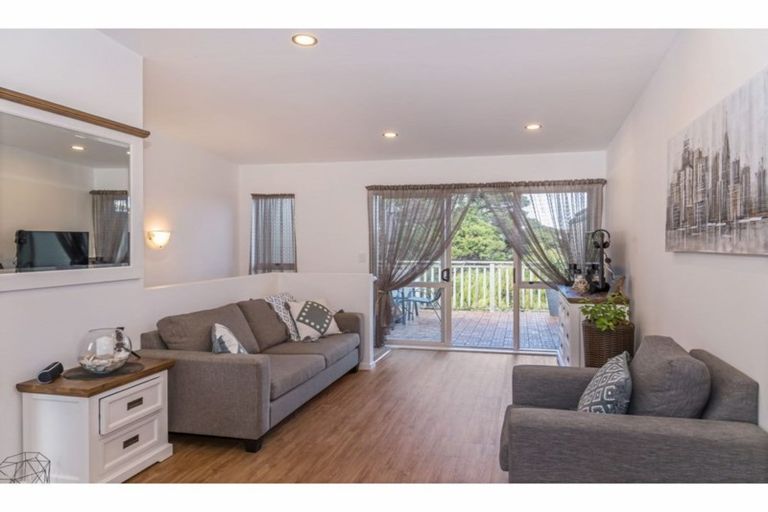 Photo of property in 1/206 Manuka Road, Bayview, Auckland, 0629