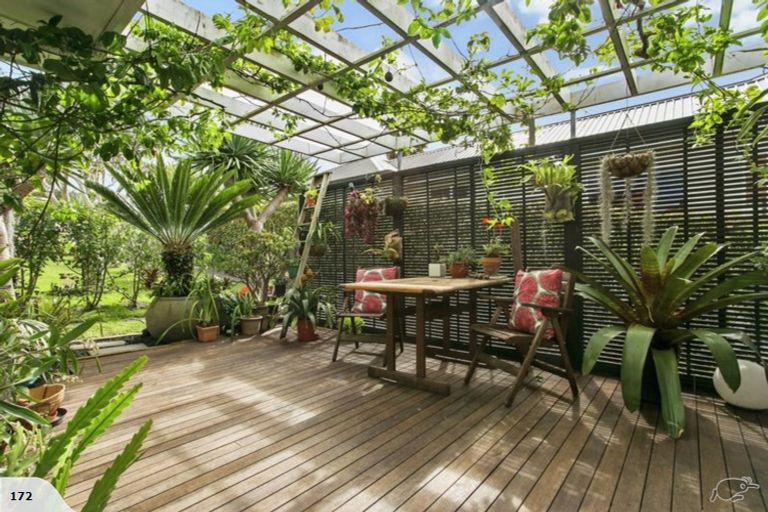Photo of property in 26 Peter Terrace, Castor Bay, Auckland, 0620