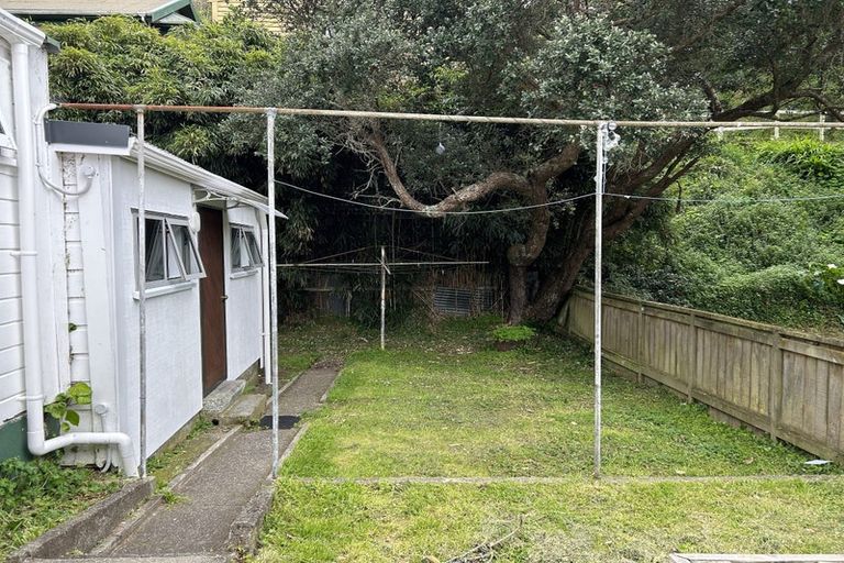 Photo of property in 60 Honiana Te Puni Street, Aro Valley, Wellington, 6021