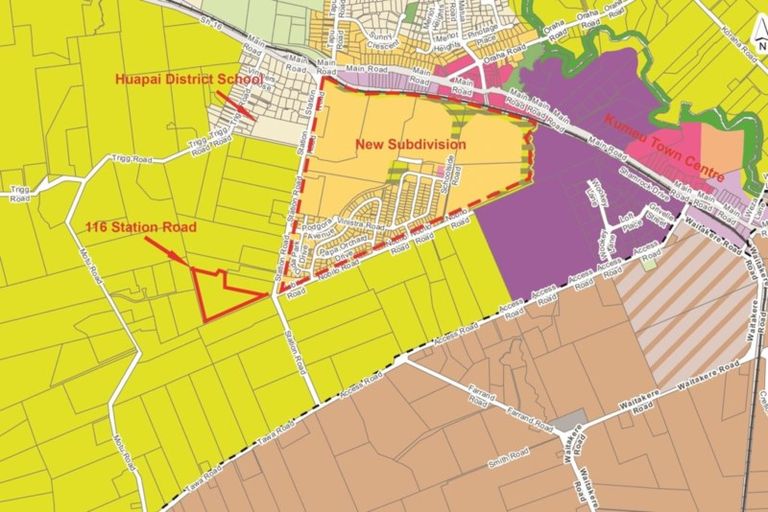 Photo of property in 116 Station Road, Kumeu, 0891