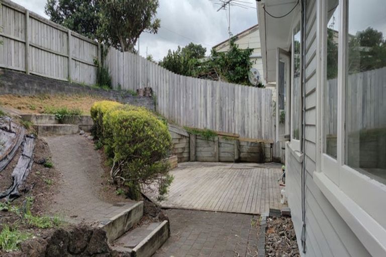 Photo of property in 602 East Coast Road, Pinehill, Auckland, 0630