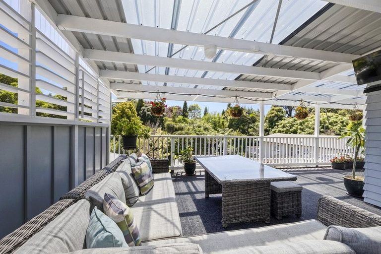 Photo of property in 47 Waiwaka Terrace, Strandon, New Plymouth, 4312
