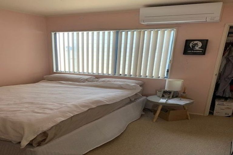 Photo of property in 25 Mallard Place, Unsworth Heights, Auckland, 0632