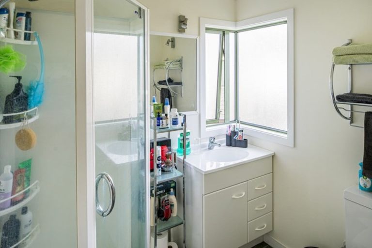 Photo of property in 4 Seascape View, Paremata, Porirua, 5024