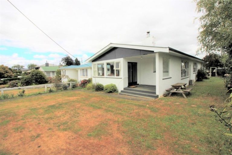 Photo of property in 13 Chamberlain Street, Dannevirke, 4930