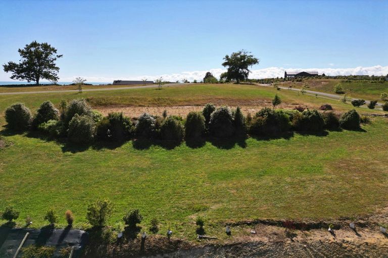 Photo of property in 17 Deck Road, Tasman, 7173