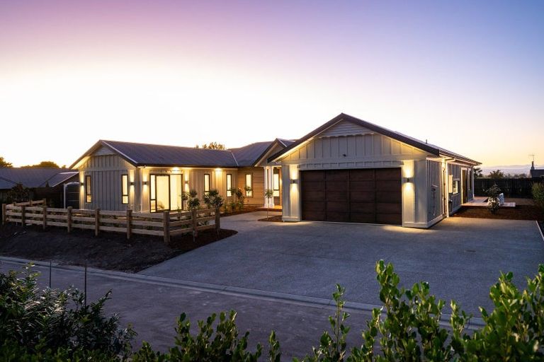 Photo of property in 8 Gage Lane, Havelock North, 4130