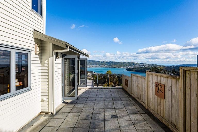 Photo of property in 6 Seascape View, Paremata, Porirua, 5024