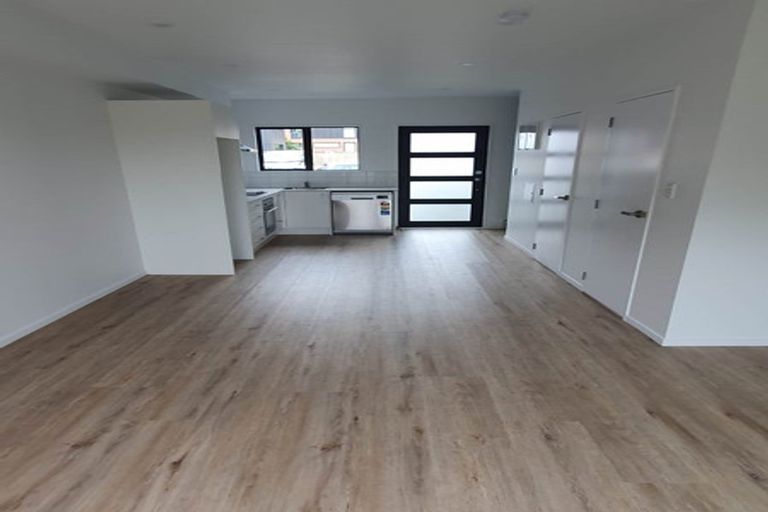 Photo of property in 7 Eileen Newey Place, Henderson, Auckland, 0612