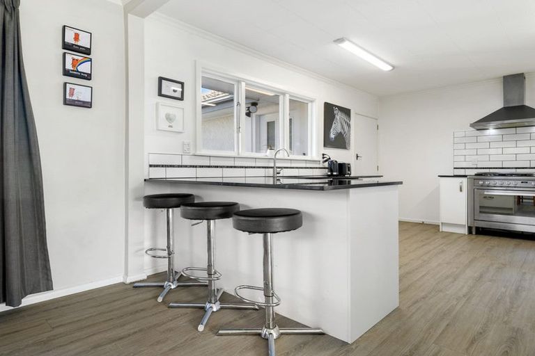 Photo of property in 36 Appleby Crescent, Burnside, Christchurch, 8053