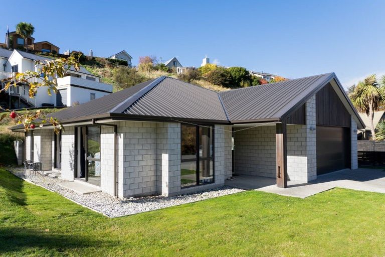 Photo of property in 23 Mcdonnell Road, Arrowtown, 9302