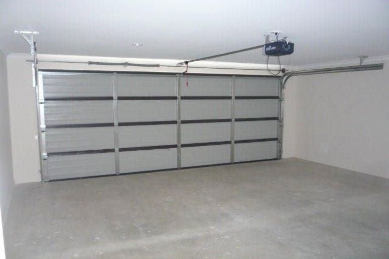 Photo of property in 24 Fairchild Avenue, Goodwood Heights, Auckland, 2105