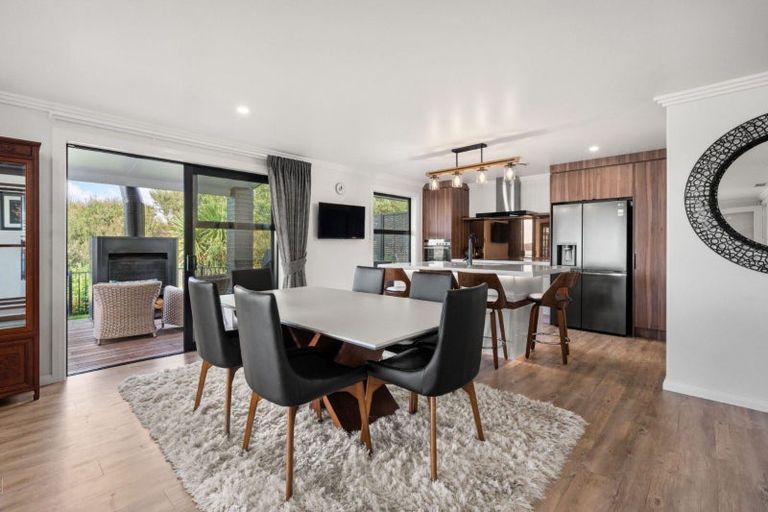Photo of property in 30 Lakeside Terrace, Omokoroa, 3114