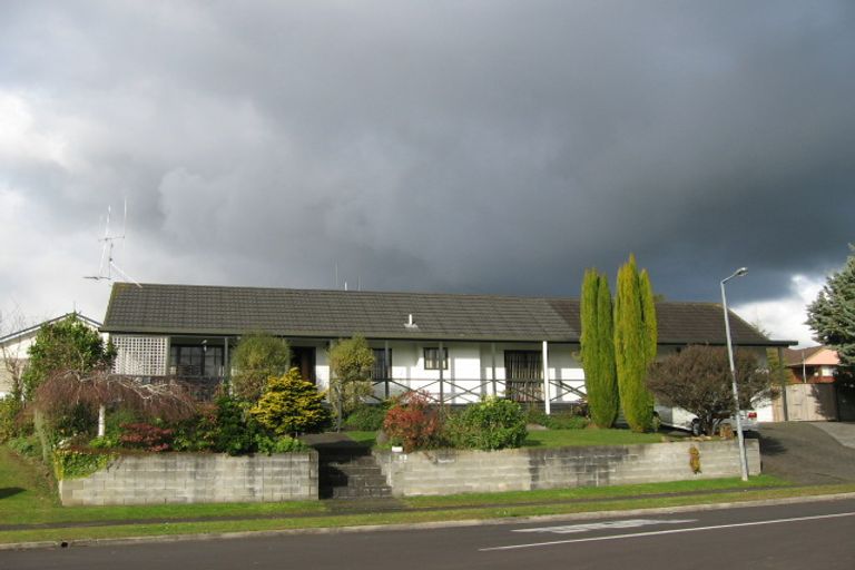 Photo of property in 2 Deborah Place, Dinsdale, Hamilton, 3204