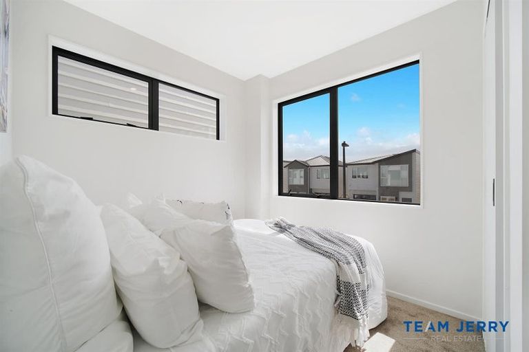 Photo of property in 5 Te Kaapia Road, Papakura, 2110