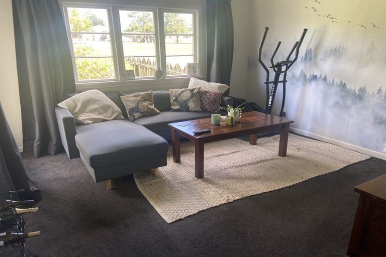 Photo of property in 12 Mccaughan Street, Browns, Winton, 9781