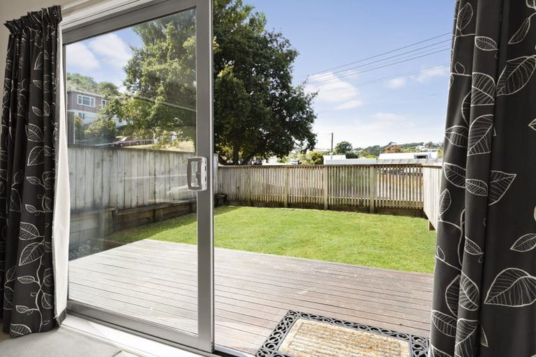 Photo of property in 101b Tauhinu Road, Miramar, Wellington, 6022