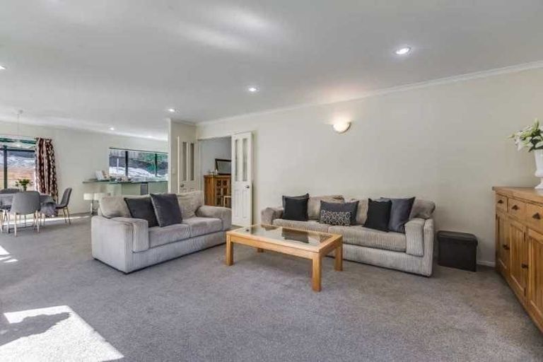 Photo of property in 4/177 Carlisle Road, Northcross, Auckland, 0632