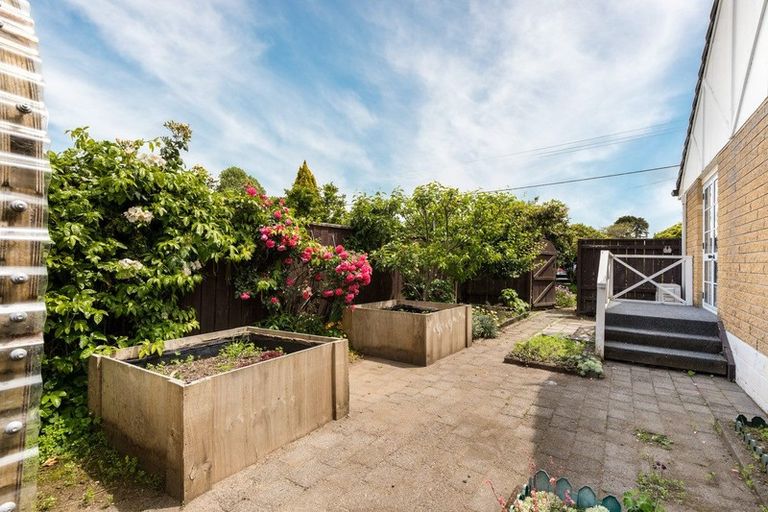 Photo of property in 82 Shakespeare Street, Leamington, Cambridge, 3432