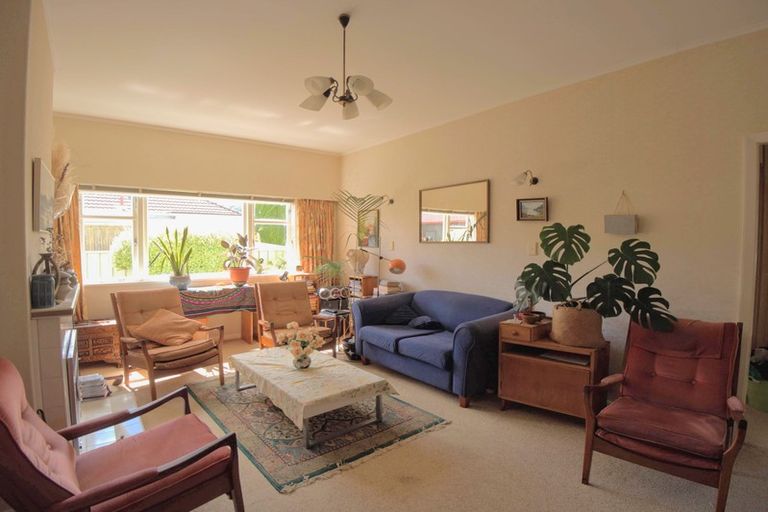 Photo of property in 143 Waiwhetu Road, Waterloo, Lower Hutt, 5011